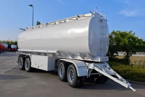 Derun 4 ox neft tankı çubuğu treyleri Ekvadora göndəriləcək