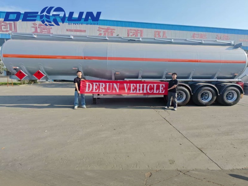 Derun Üç oxlu Neft Tankı Semi Trailer Argentinaya uğurla göndərildi