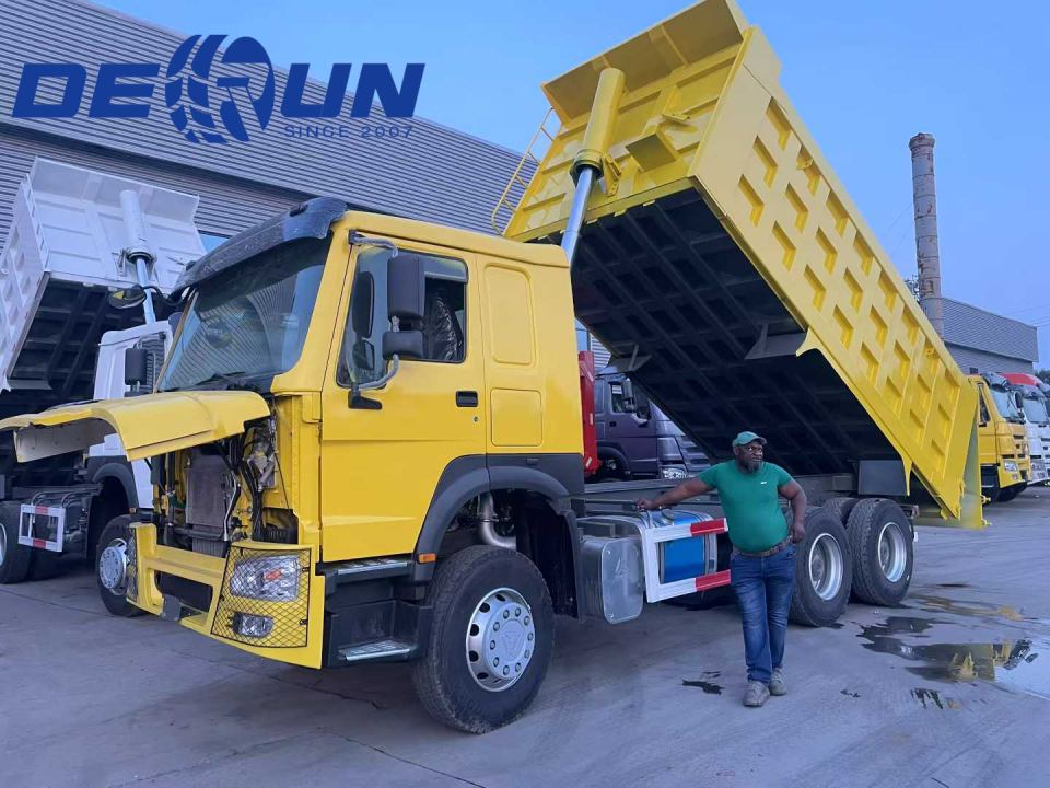 Qabonun müştərisi Sinotruk fabrikini ziyarətə gəldi