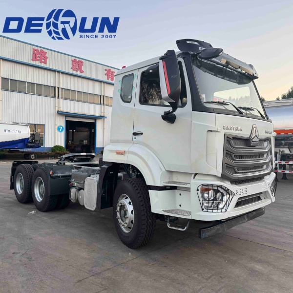 Synottrok Howo NX 6 × 4 traktor maşını