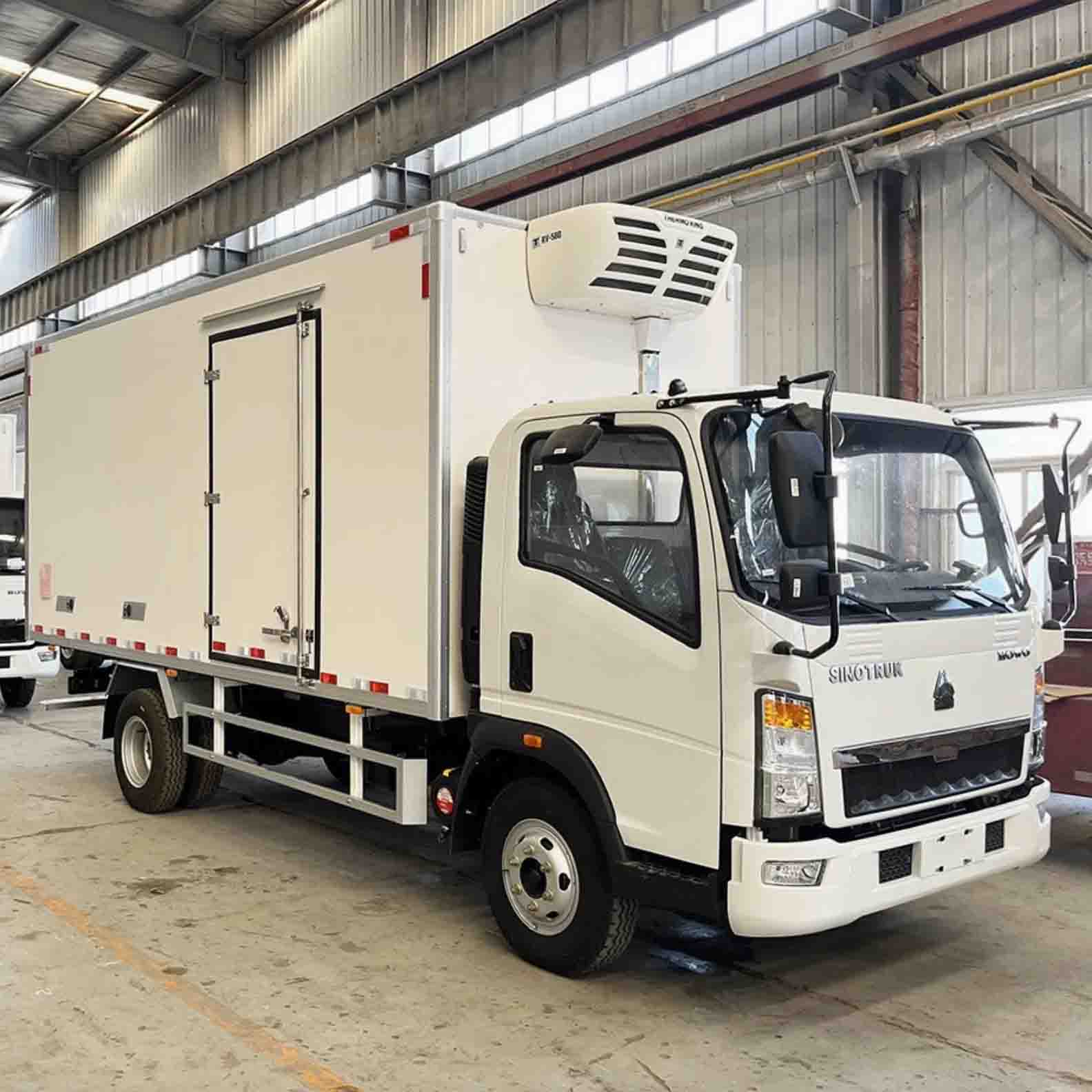 Sinotruk Howo Soyuducu 4x2 Van Yük maşını